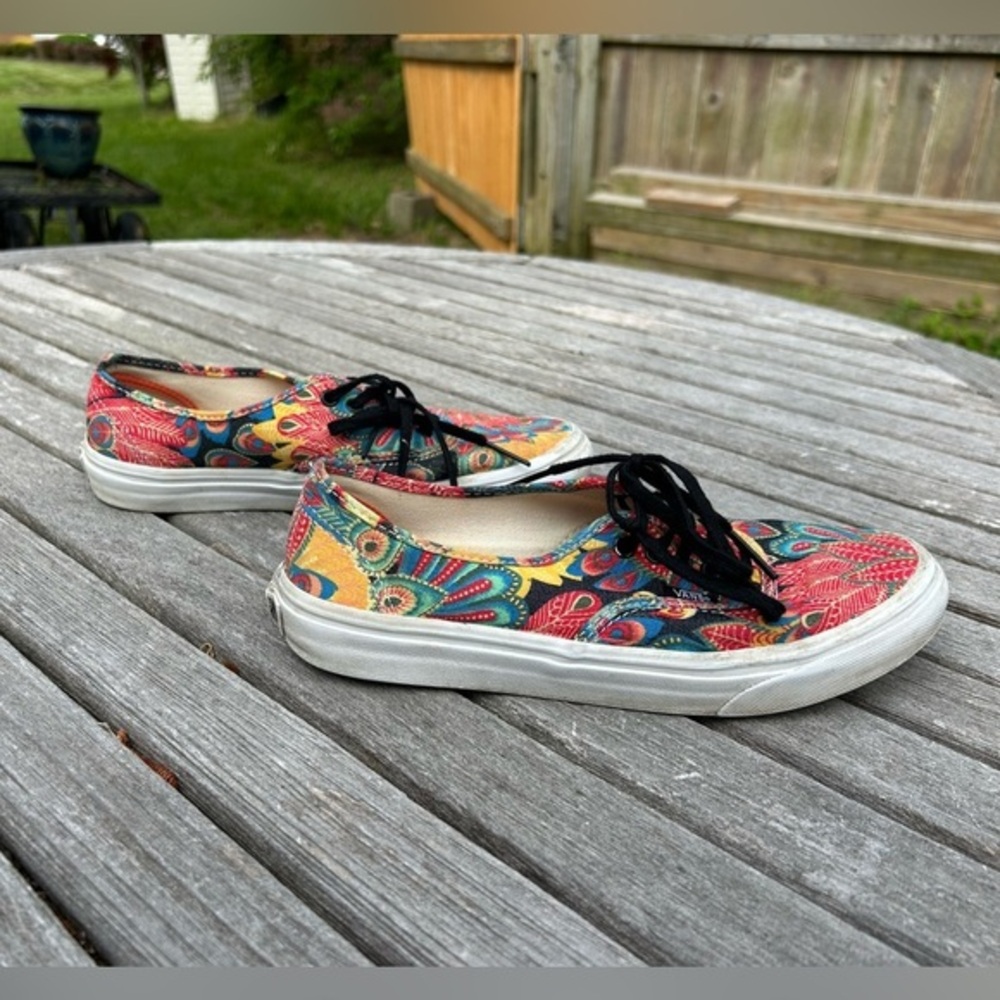 Unisex Vans - Peacock Pattern men 7‎ women 8.5 whimsy, funky sneaker colorful - Picture 3 of 10